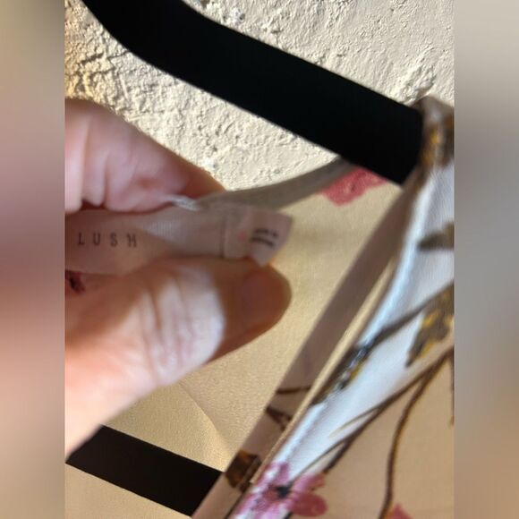 Floral V-Neck Blouse - White and Pink - Picture 3 of 5